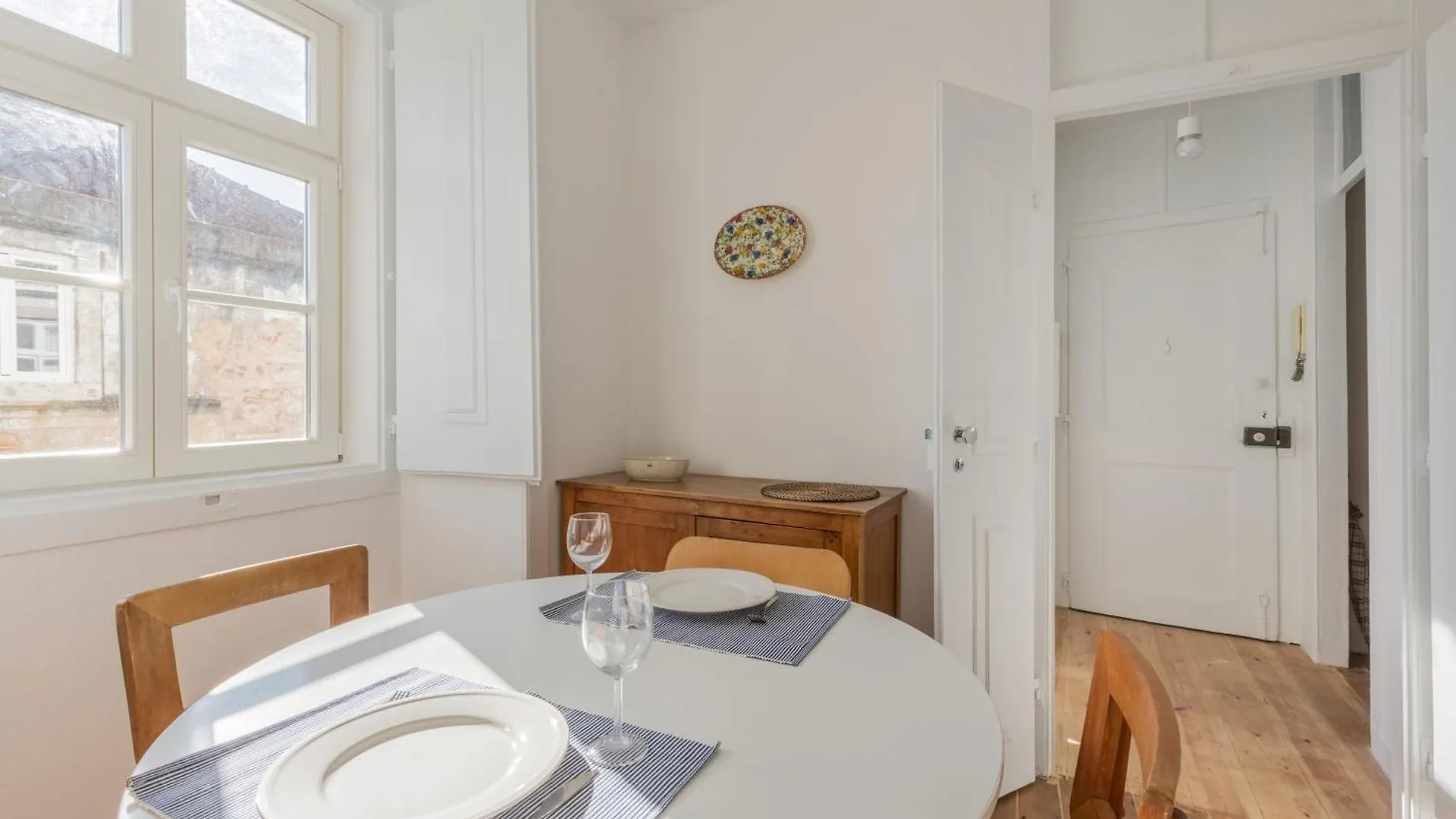 Apartamento Soalheiro No Bairro Alto / Chiado Лиссабон