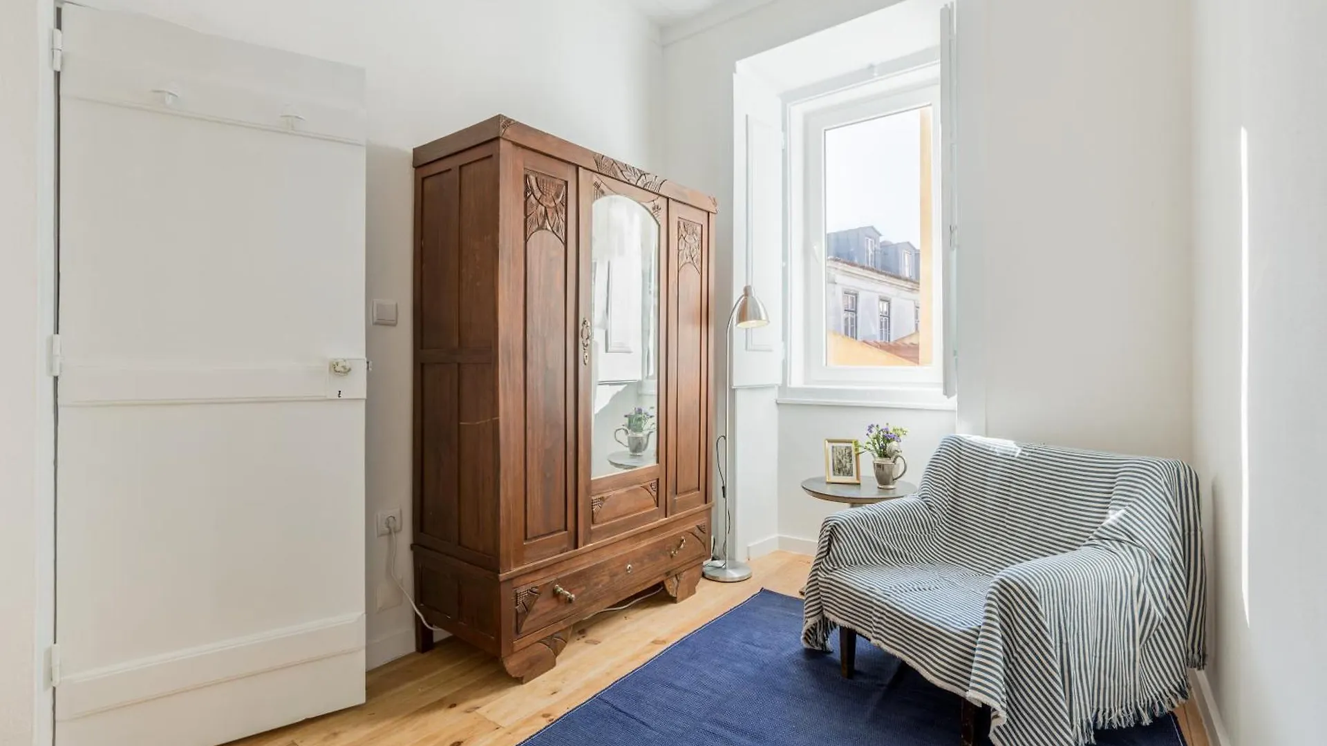 Apartamento Soalheiro No Bairro Alto / Chiado Лиссабон