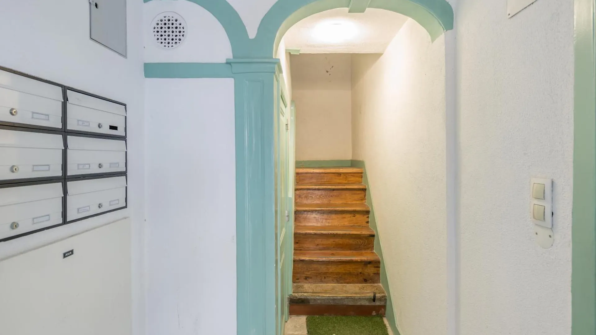 Апартаменты Apartamento Soalheiro No Bairro Alto / Chiado Лиссабон
