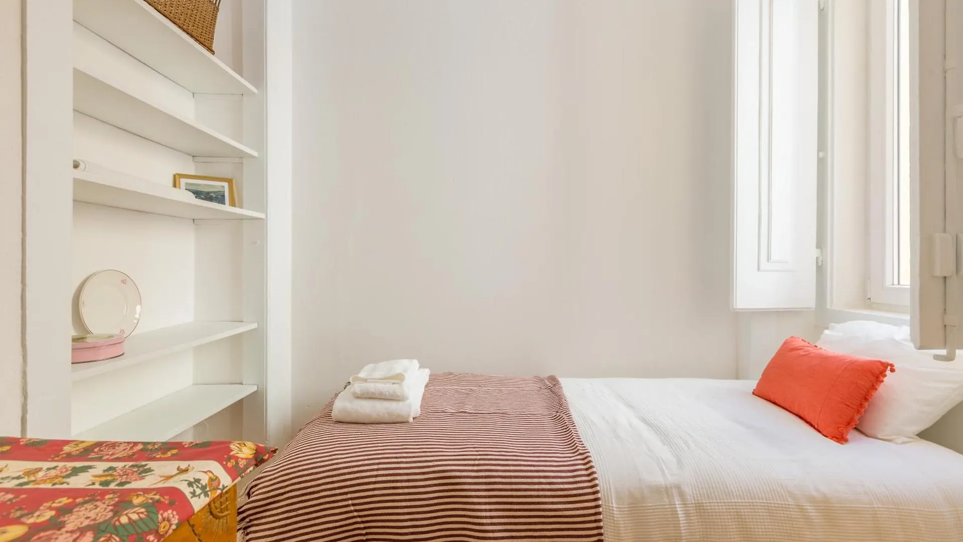 Apartamento Soalheiro No Bairro Alto / Chiado Лиссабон